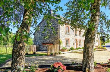 Gîte pour 8 personnes, avec jardin et vue, animaux acceptés à Sainte-Ode