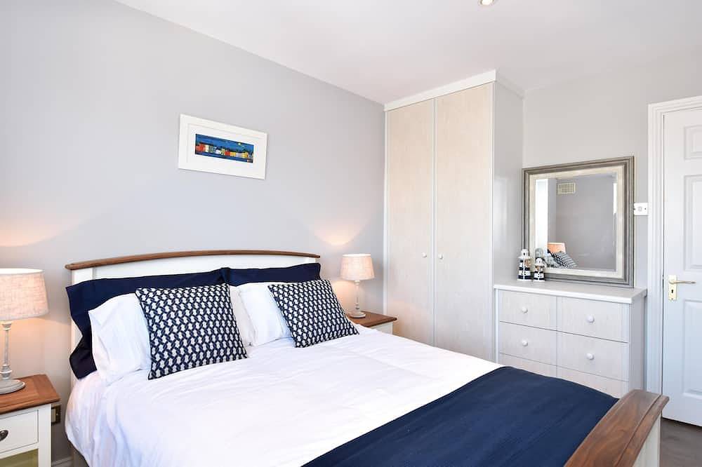 Entire apartment, Galway district harbor views in Eyre Square, Galway