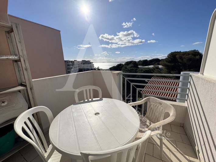 Gîte pour 4 personnes, avec terrasse dans Plage Lazaret - 2