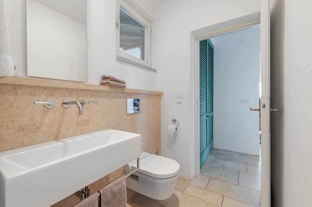 Ganze Wohnung, Traumhaftes Apartment, in Sveta Marina, mit Garten, grosser Terrasse, Pavillon in Raša, Ostküste Istrien