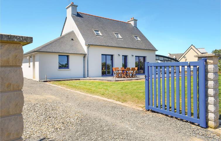 Location de vacances pour 8 personnes, avec piscine et terrasse à Plouézec - 2