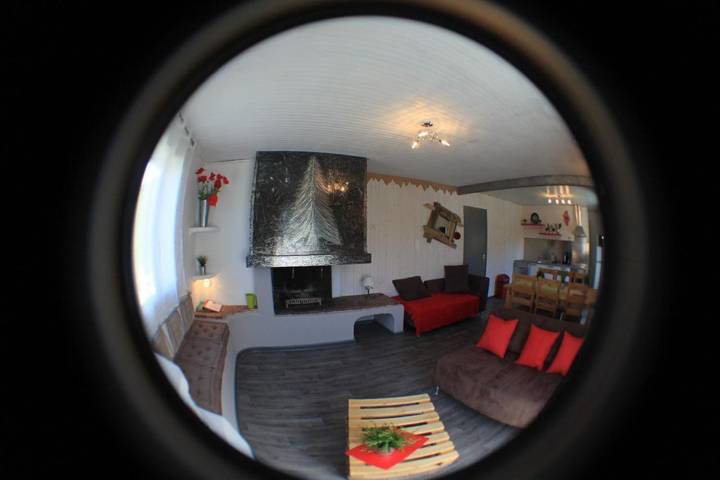 Gîte pour 8 personnes, avec terrasse et vue à Matemale - 4