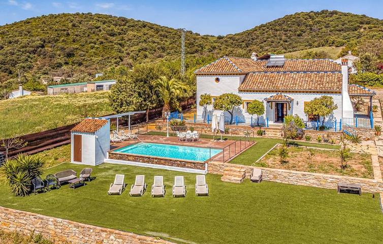 Casa rural para 8 personas, con jardín y piscina además de vistas y balcón en Prado del Rey - 3