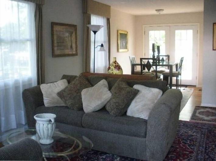 Vacation rental for 8 people, with yard and terrace in Northern Virginia