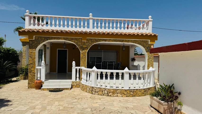 Casa de vacaciones para 8 personas, con jardín además de vistas y piscina, Se admiten mascotas - 1