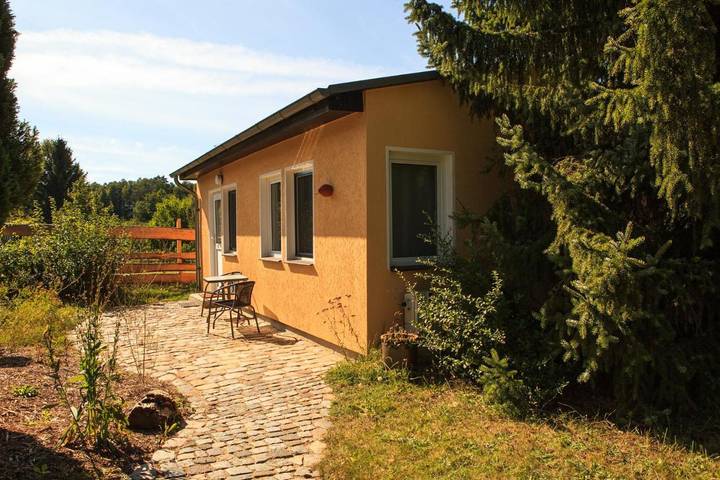 Ferienhaus für 2 Personen, mit Terrasse und Garten in Kagar
