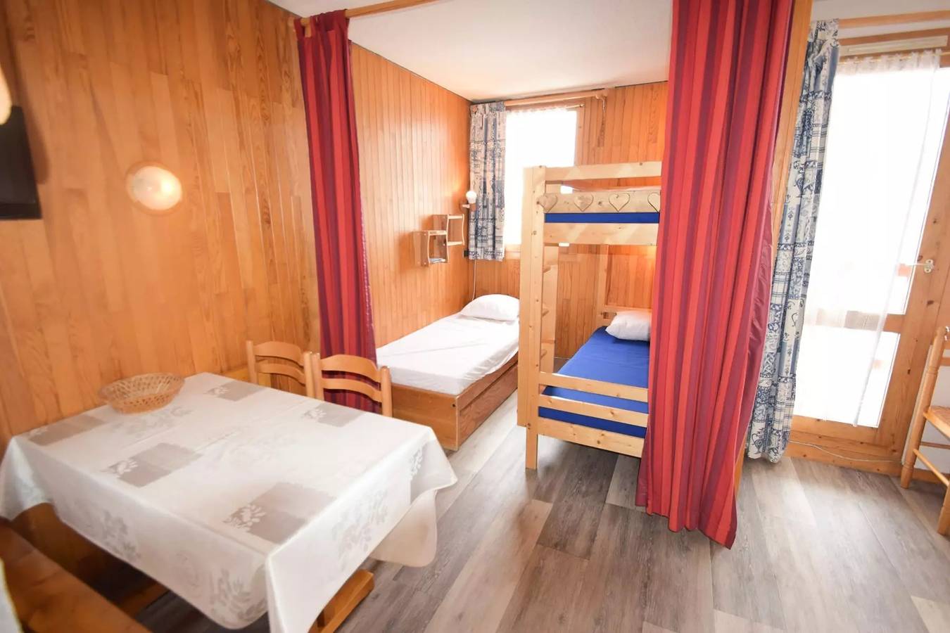 Ganze Wohnung, Studio divisible 4/5 pers - Le Sapporo - Plagne Villages in Plagne Villages, La Plagne-Tarentaise