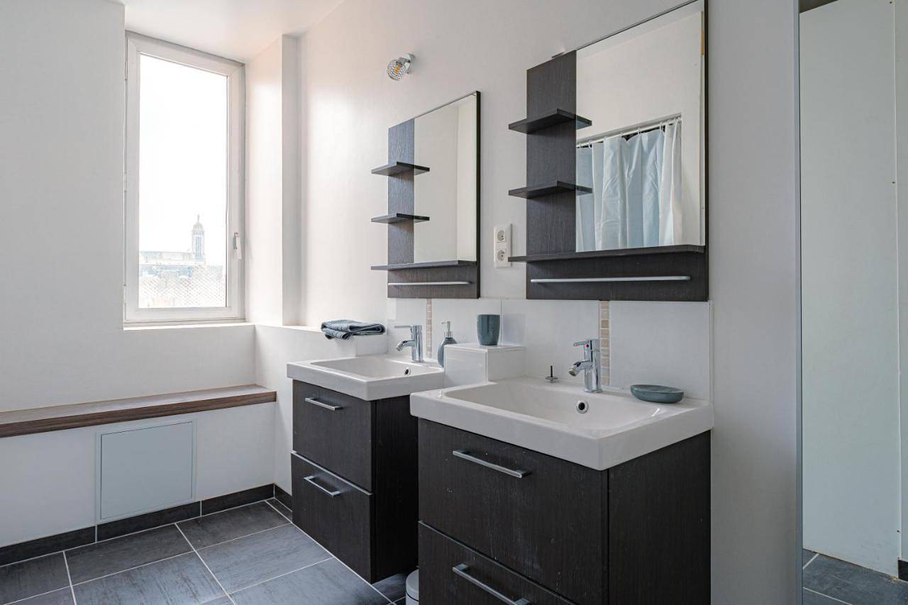 Coeur de ville #B2 - Centre ville, Wifi & Netflix - Proche transports - Chambre Privee dans logement partagé in Cholet, Région de Cholet