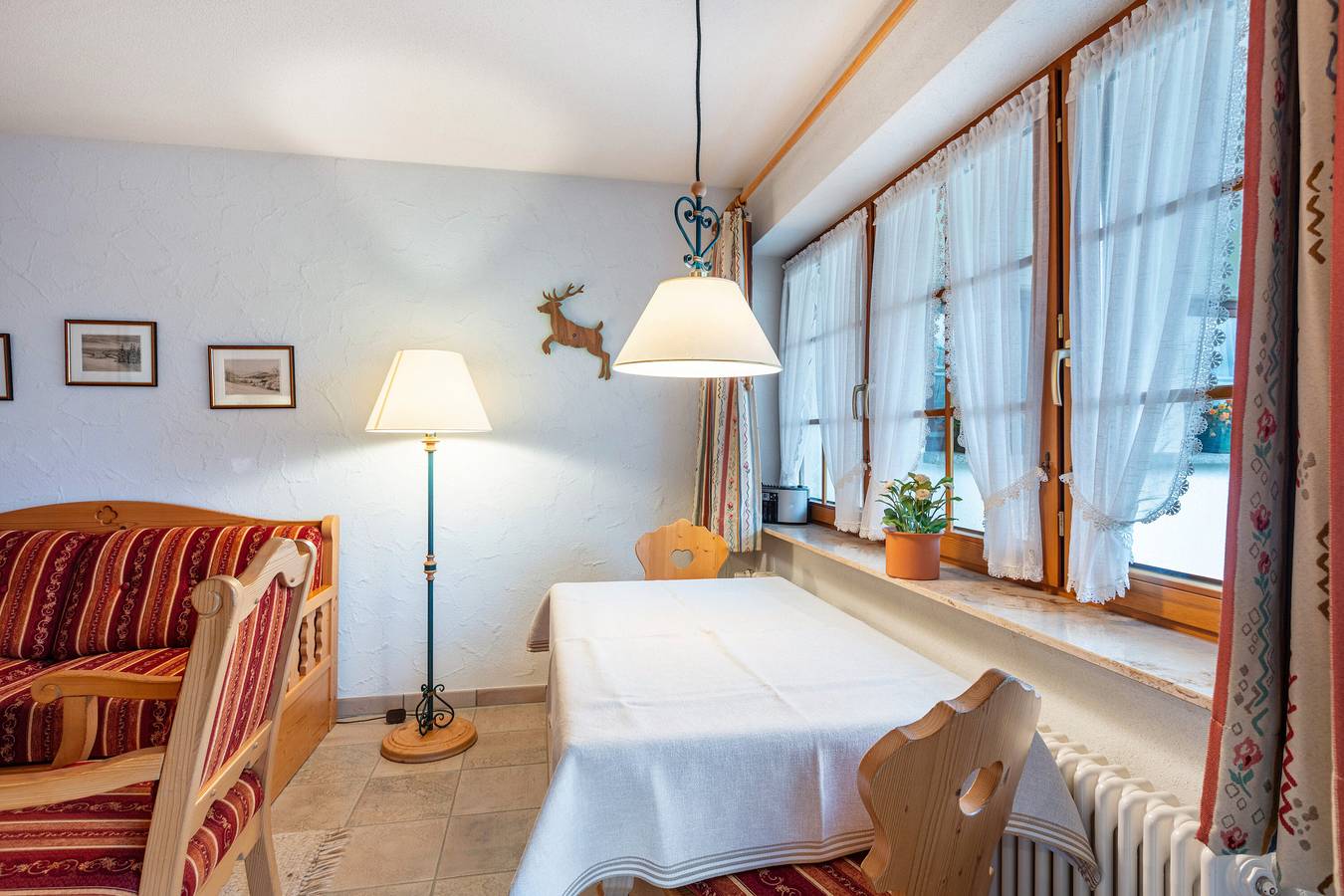 Ganze Wohnung, Ferienwohnung 'Typ B Wohnung 2' mit Bergblick, Gemeinschaftsterrasse und Wi-Fi in Suedlicher Schwarzwald, Feldberg
