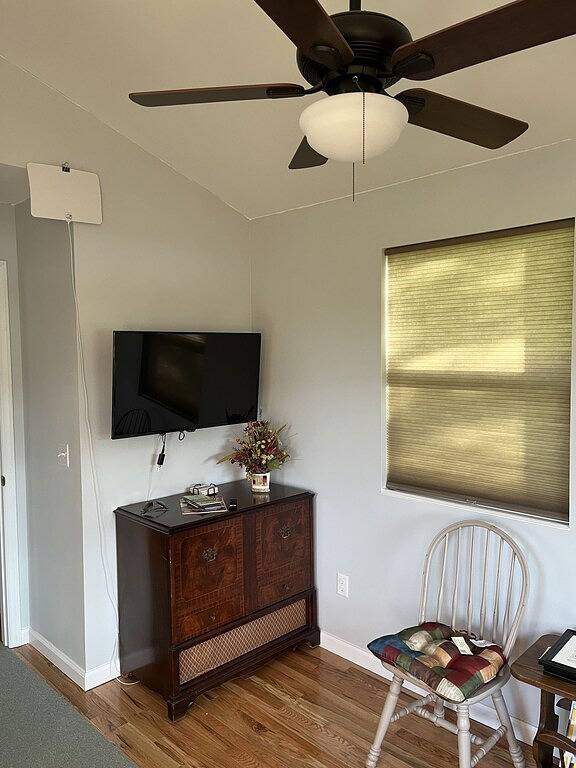 Cozy and comfortable1Br cabin on the Blue Ridge Parkway in Floyd Va. in Blue Ridge Parkway, Floyd County