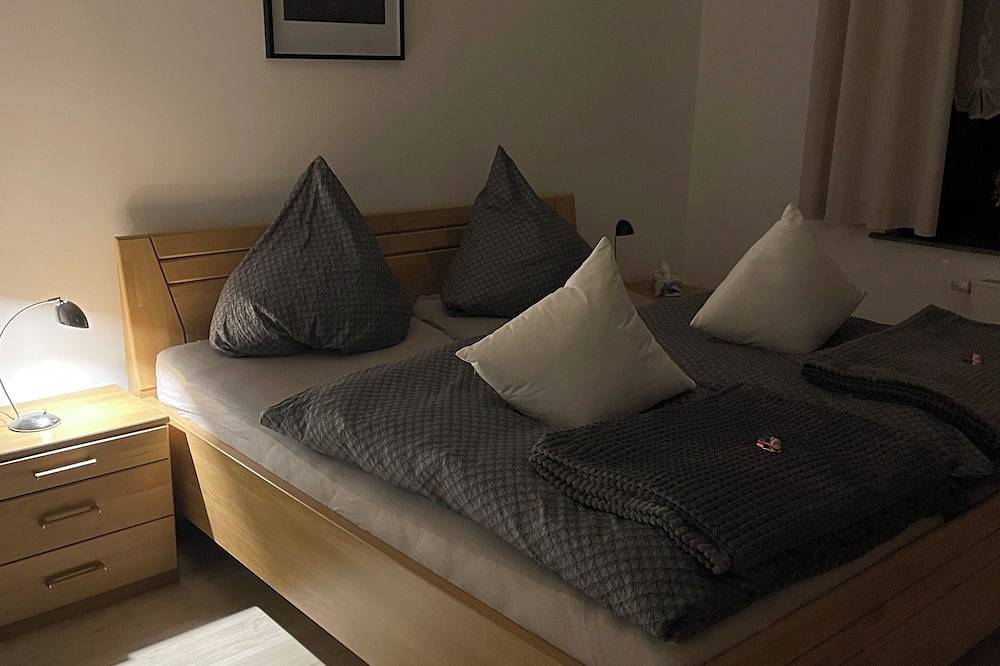 Ganze Wohnung, Gemütliche Ferienwohnung 1 Og in Klotten, Cochem-Zell