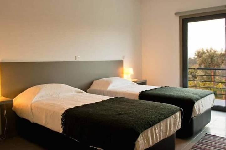 Gîte pour 6 personnes, avec jardin dans Alpendurada - 2