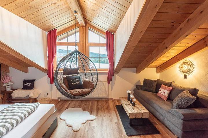 Ferienwohnung für 4 Personen, mit Ausblick und Garten in Seeg