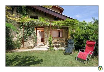 Gîte pour 4 personnes, avec jardin et terrasse à Romans-sur-Isère
