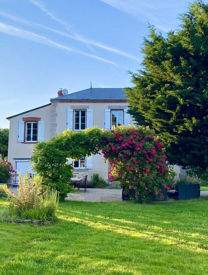 Chambres d'hôtes "La Maison d'Emeline" - Chambre Eglantine in Clugnat, Région de Guéret