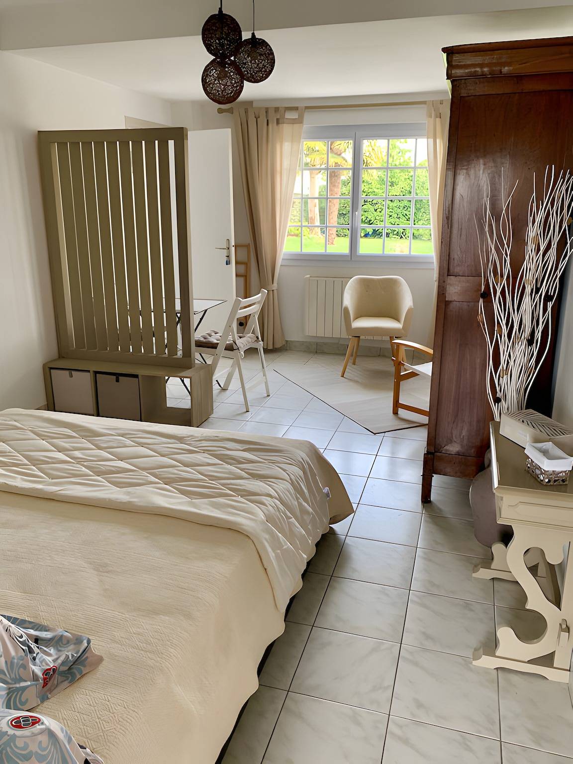 Chambre d'hôtes « Un Détour Entre Mer et Campagne » avec terrasse, jardin partagés et Wi-Fi in Pluneret, Côte des Mégalithes