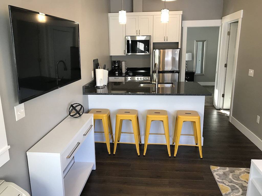 Ganze Wohnung, Schöner moderner Raum mit High-End-Oberflächen in Missoula, Lolo Nationalwald