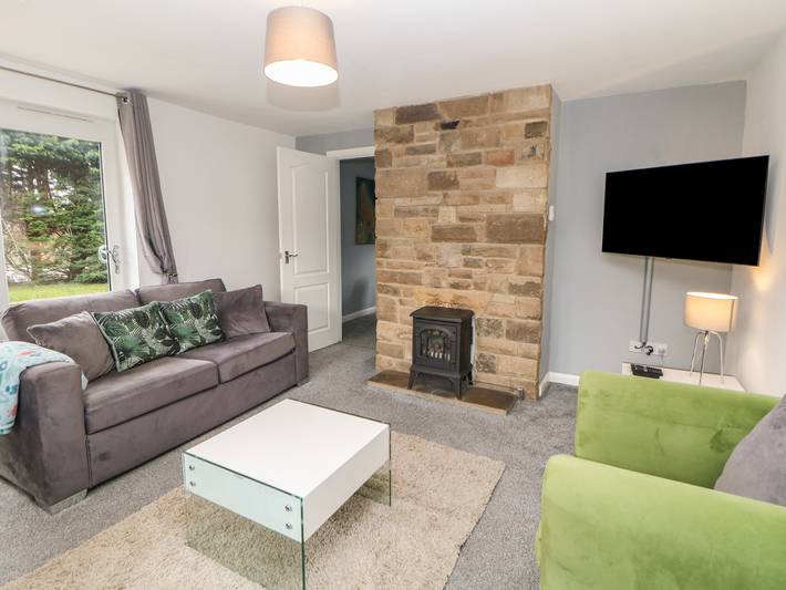 Cottage for 7 people, with garden, with pets in Castleton