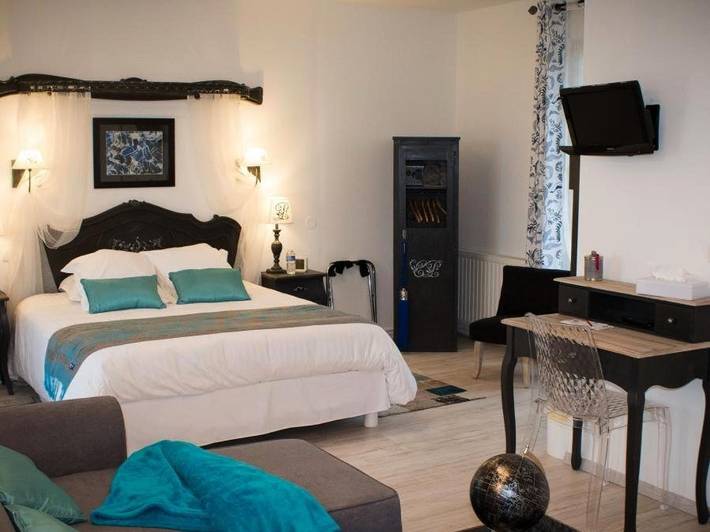 Hôtel pour 2 personnes, avec Terrasse ainsi que Jardin et Piscine