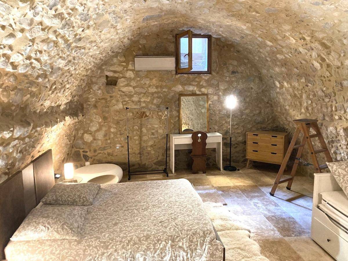 Appartement entier, Agréable T2 calme centre-ville d'Annot in Annot, Région Castellane