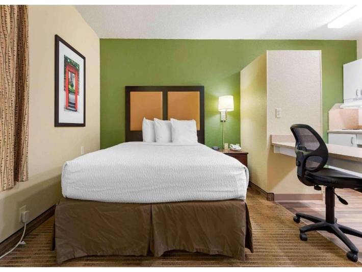 Ganze Wohnung, 1 Kingsize-bett | Mob Acc Ri Shwr Ste Nsmk Ktchn in Ontariosee