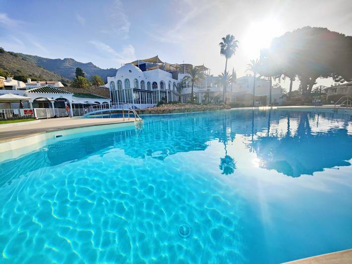 Vakantieappartement voor 4 personen, met balkon en kinderzwembad in Nerja