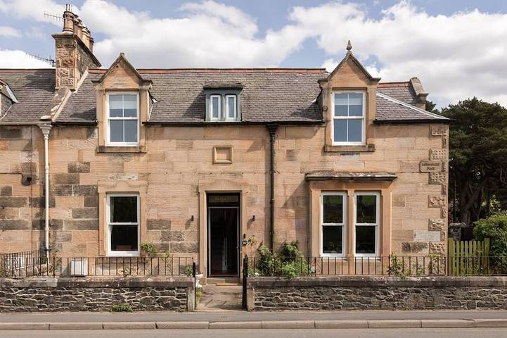 Holiday rental for 8 people, with garden and terrace in Peebles