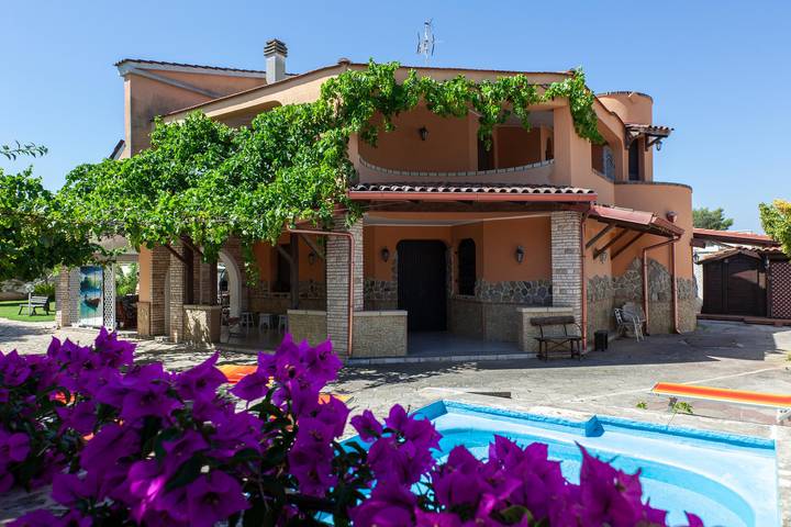 Villa pour 13 personnes, avec piscine, animaux acceptés à Lecce - 2