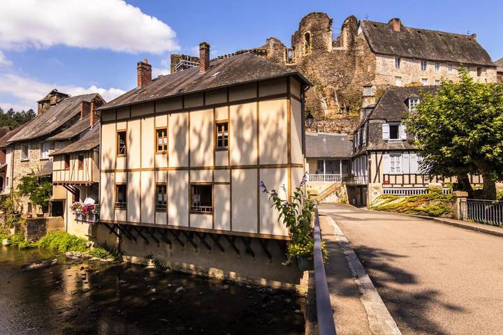 Location de vacances pour 2 personnes, avec jardin et vue à Ségur-le-Château - 3