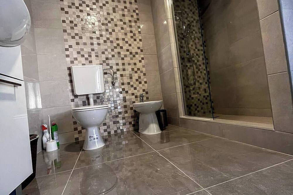 Ganze Wohnung, Spacious 5-bedroom/duplex apartment with amazing view near Split centre. in Kastel Sucurac, Kaštela