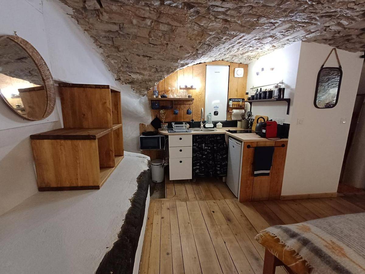 Appartement entier, One-Bedroom Apartment in Viols-le-Fort, Côte méditerranéenne (France)