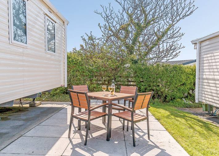 Caravan for 4 people in South-Wales