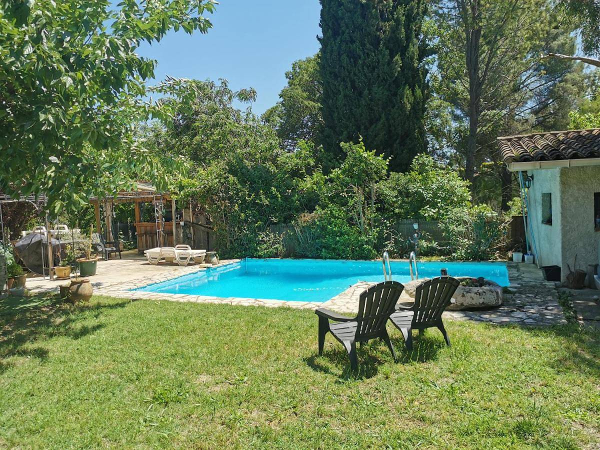 King Room with Garden View in Villeneuve-lès-Avignon, Région de Nîmes