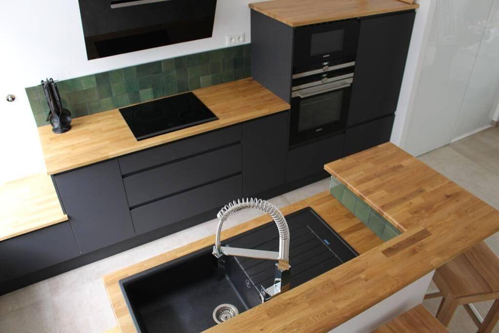 Two-Bedroom Townhouse in Montreuil (Pas-de-Calais), Région de Montreuil