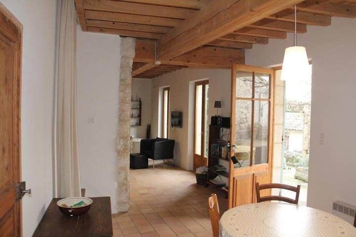 Location de vacances pour 6 personnes, avec vue et jardin, animaux acceptés à Boulbon - 2