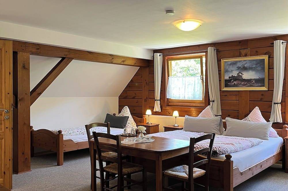 Hotel Waldhaus Lahnstein - Zimmer 4 - Vierbettzimmer in Lahnstein, Mittelrhein