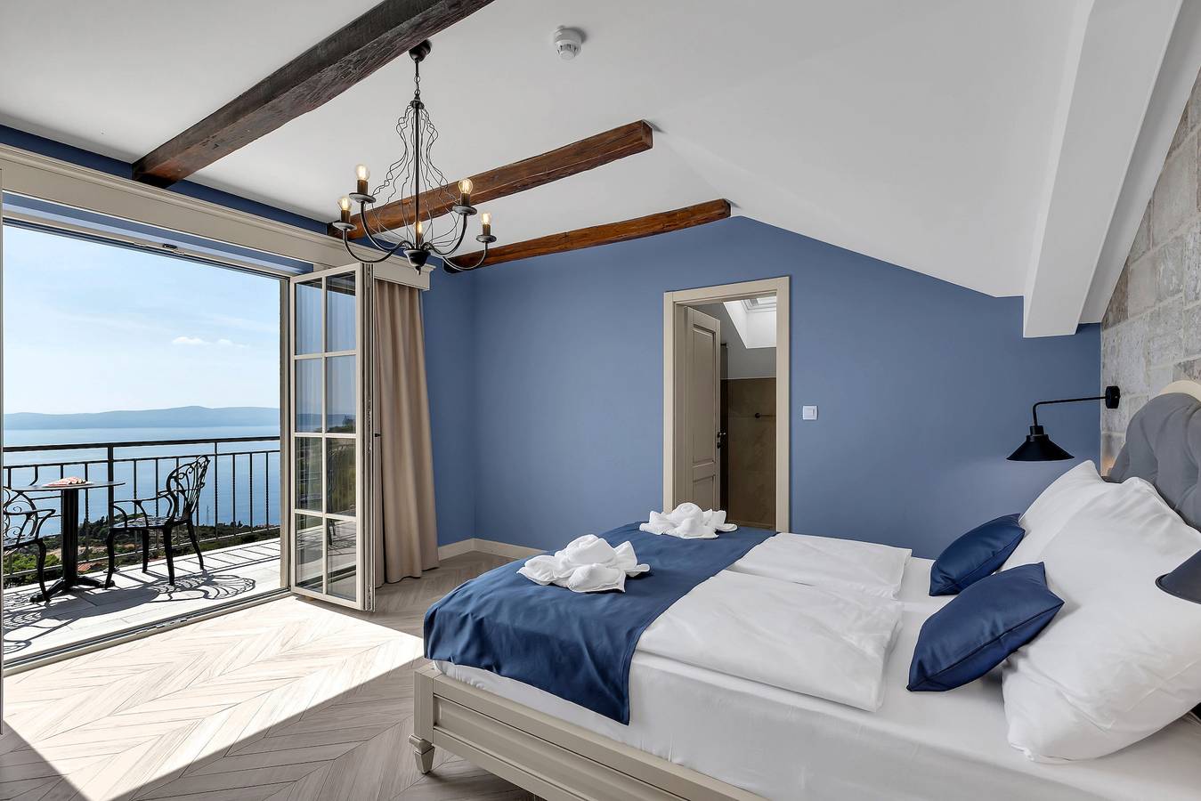 Apartamento vacacional entero, Hotel Nature's Retreat, Deluxe Doppelzimmer mit Balkon und Meerblick in Podgora, Rivera de Makarska