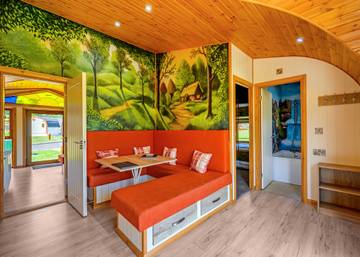 Holiday Rental for 10 People in Sherwood Forest, Nottinghamshire, Photo 3