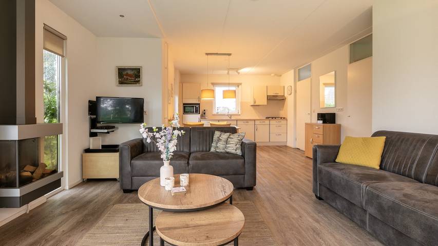 Bungalow für 4 Personen, mit Terrasse und Sauna sowie Balkon/Terrasse in Earnewâld - 4