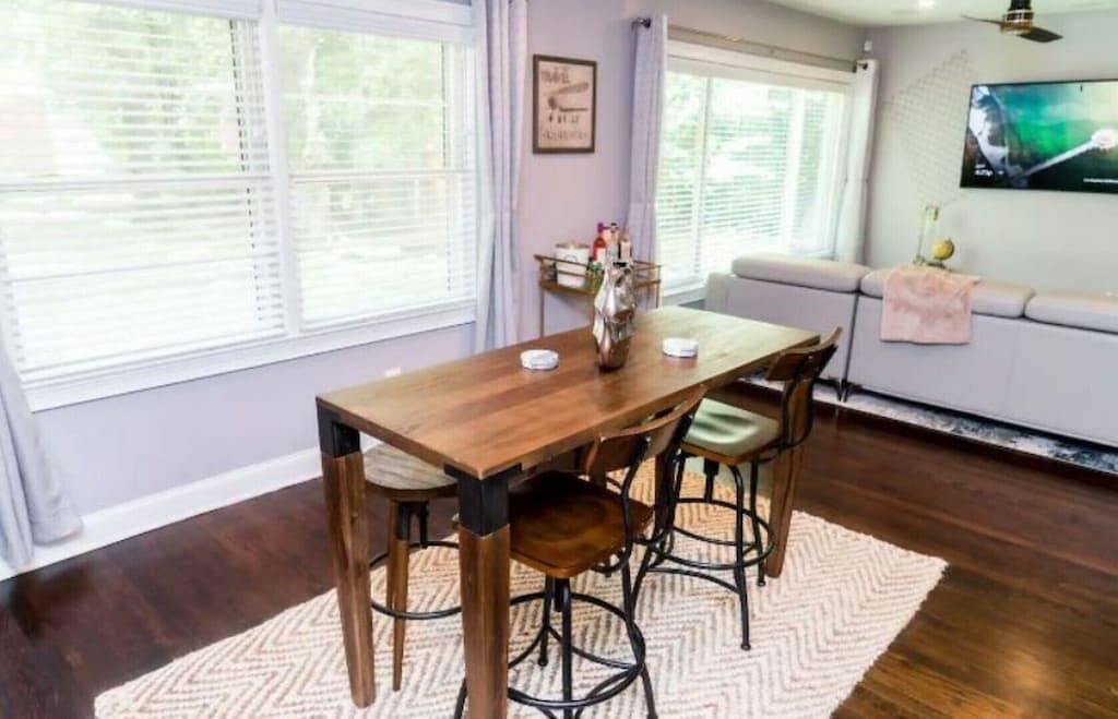 Planes Place Airport in East Point, Fulton County