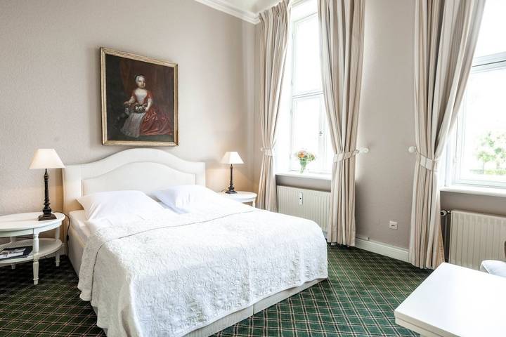 Ganze Ferienwohnung, Herrenhaus Appartement 4 in Lüdersburg, Elbtalaue