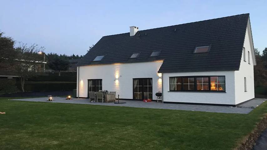 Location de vacances pour 9 personnes, avec jardin et sauna dans Arimont
