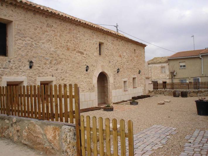 Chalet para 8 personas, con terraza y piscina en Castilla-La Mancha - 2