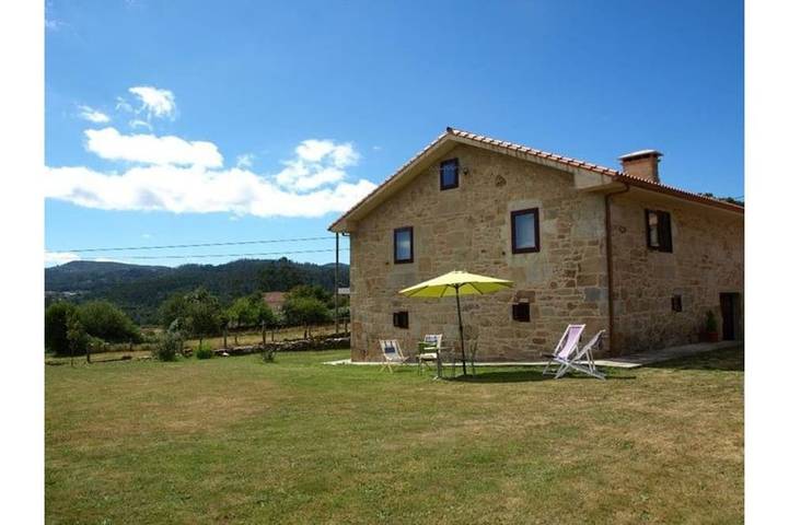 Cottage for 8 people, with hot tub and balcony as well as garden - 1