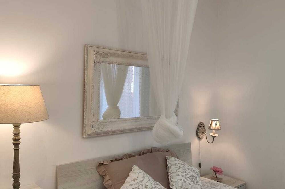 Struttura Molto Elegante Nel Pieno Centro Di Barletta \naffittacamere Gold in Barletta, Via Francigena