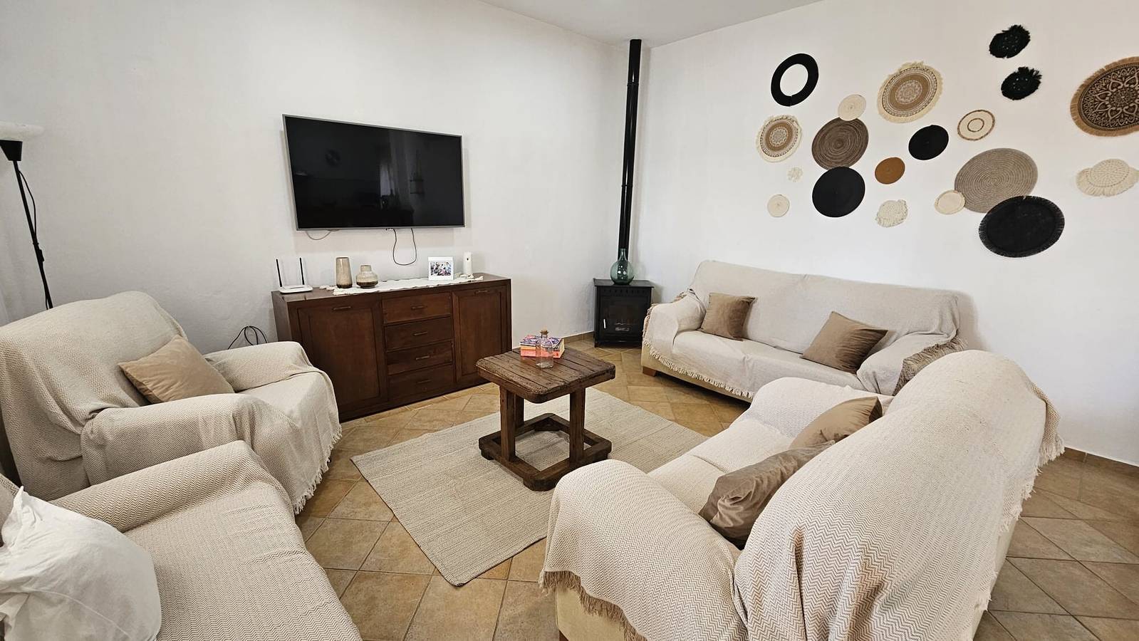 Country House 'Limones' with Private Pool, Wi-Fi and Air Conditioning in Marchena, Sevilla Province