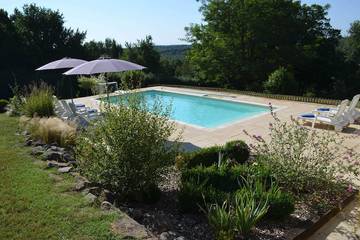 Gîte pour 11 personnes, avec jardin, animaux acceptés à Vergt