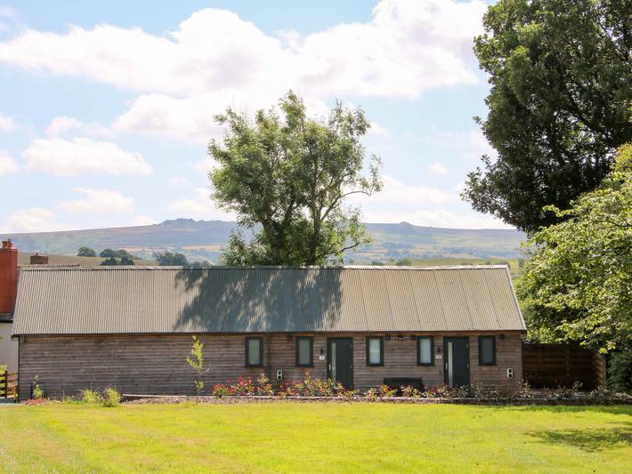 Log cabin for 2 people, with garden in Shropshire
