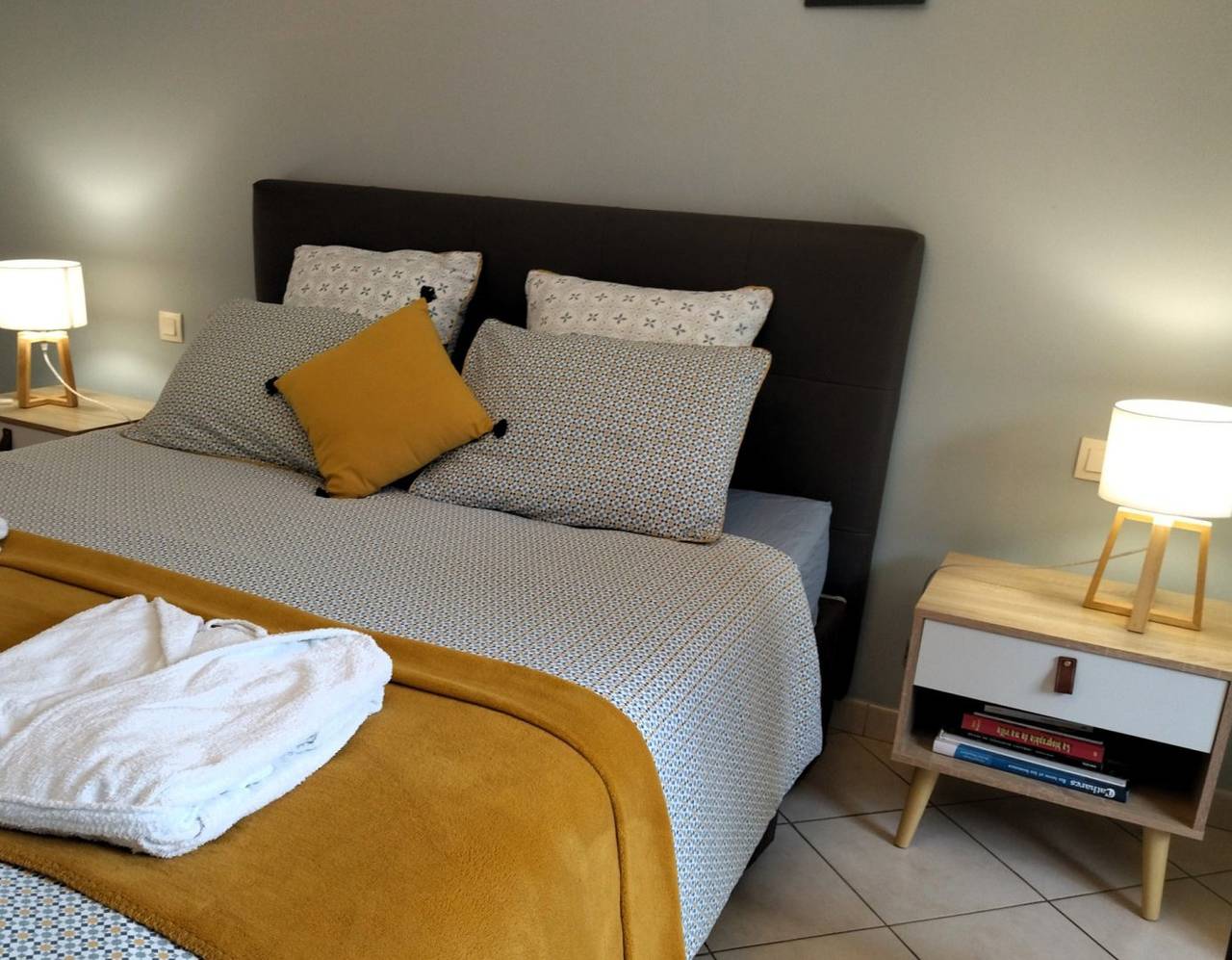Chambre d'hôtes Fleurs de Cosmos, suite lumineuse - Chambre in Albi, Région d'Albi