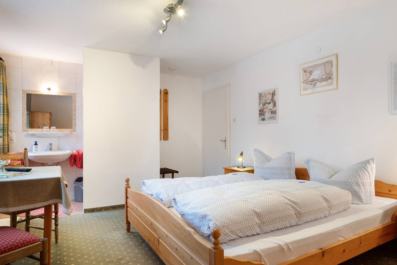 Zimmer '4 Mit Wc Und Dusche' mit Gemeinschaftsterrasse und Wi-Fi in Saig (Lenzkirch), Lenzkirch